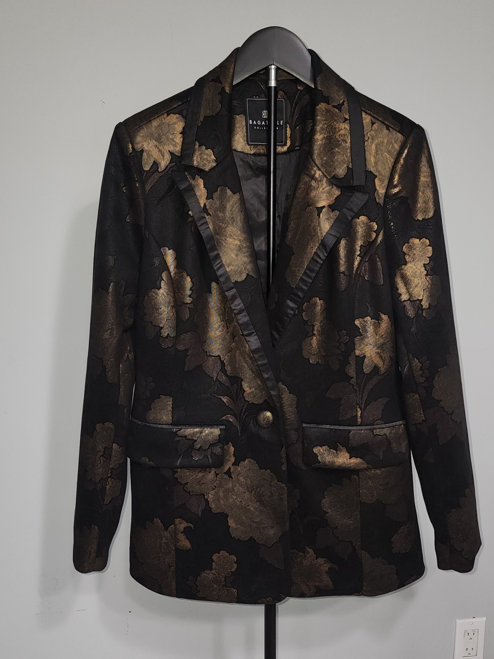 Bagatelle Collection Metallic Gold/Black Floral Brocade Jacquard Blazer - Size M